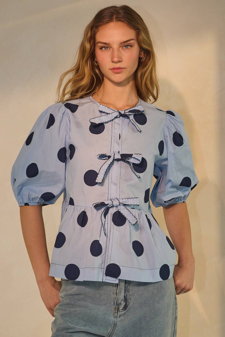 Polka Dot Printed Puffed Sleeve Blouse: White-Black / S