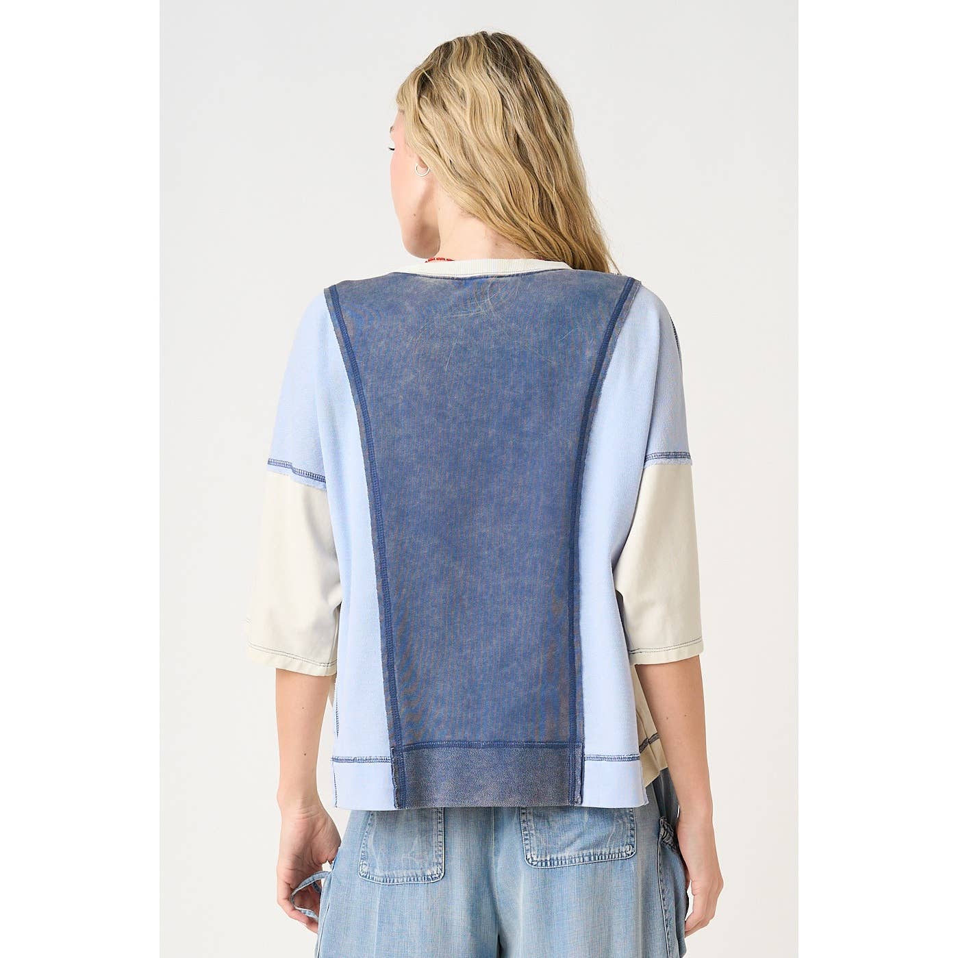 MINERAL WASH COLOR BLOCK RELAXED FIT SHORT SLEEVE TOP: SEAGLOW