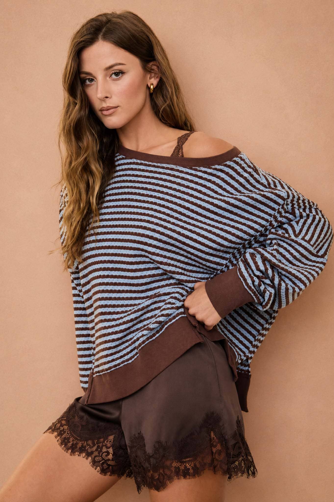 STRIPE EXPOSED SEAM SPLIT HEM LONG SLEEVE KNIT TOP : BLUE