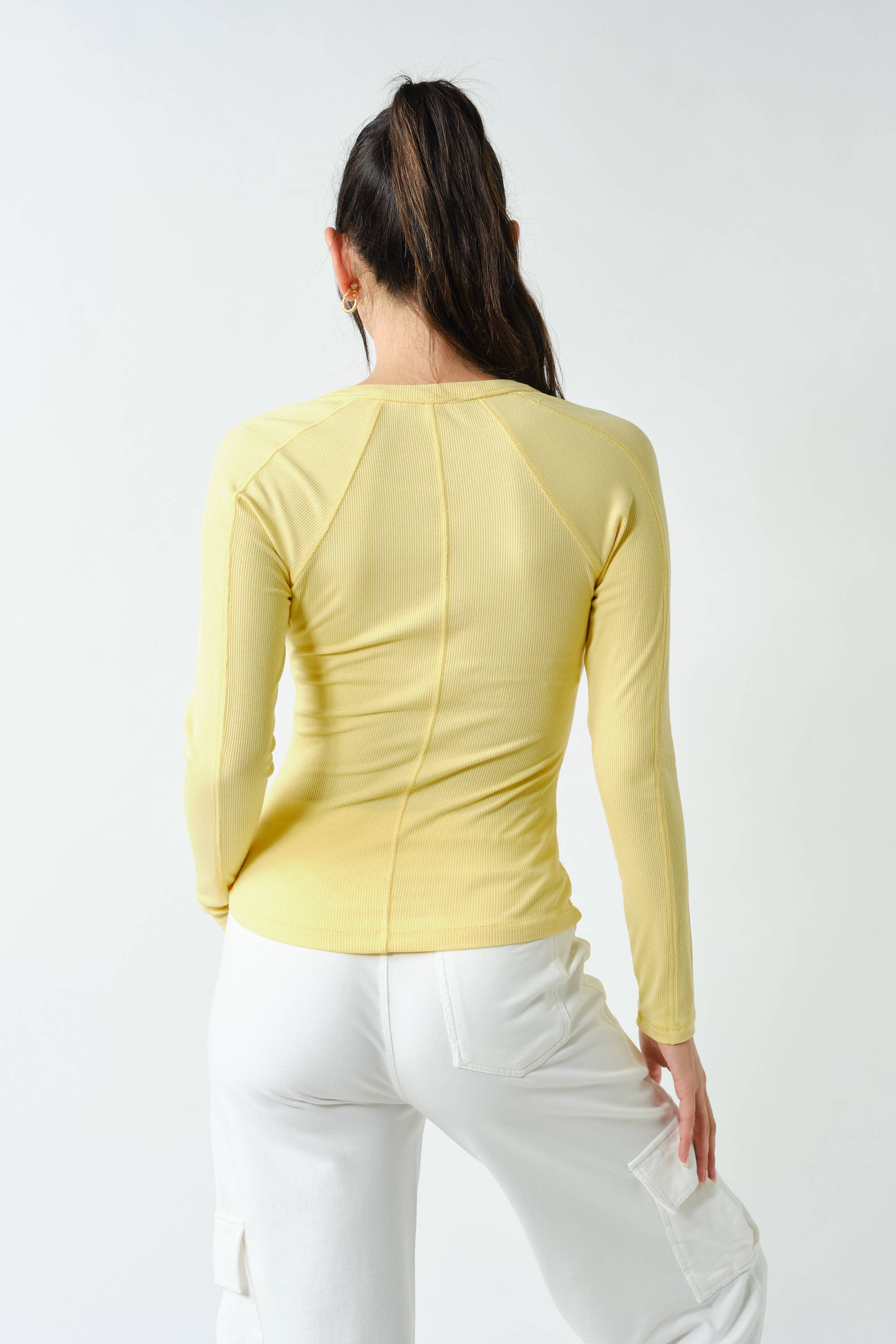 Essential Long-Sleeved Micro-Ribbed Henley Top: YELLOW GLOW