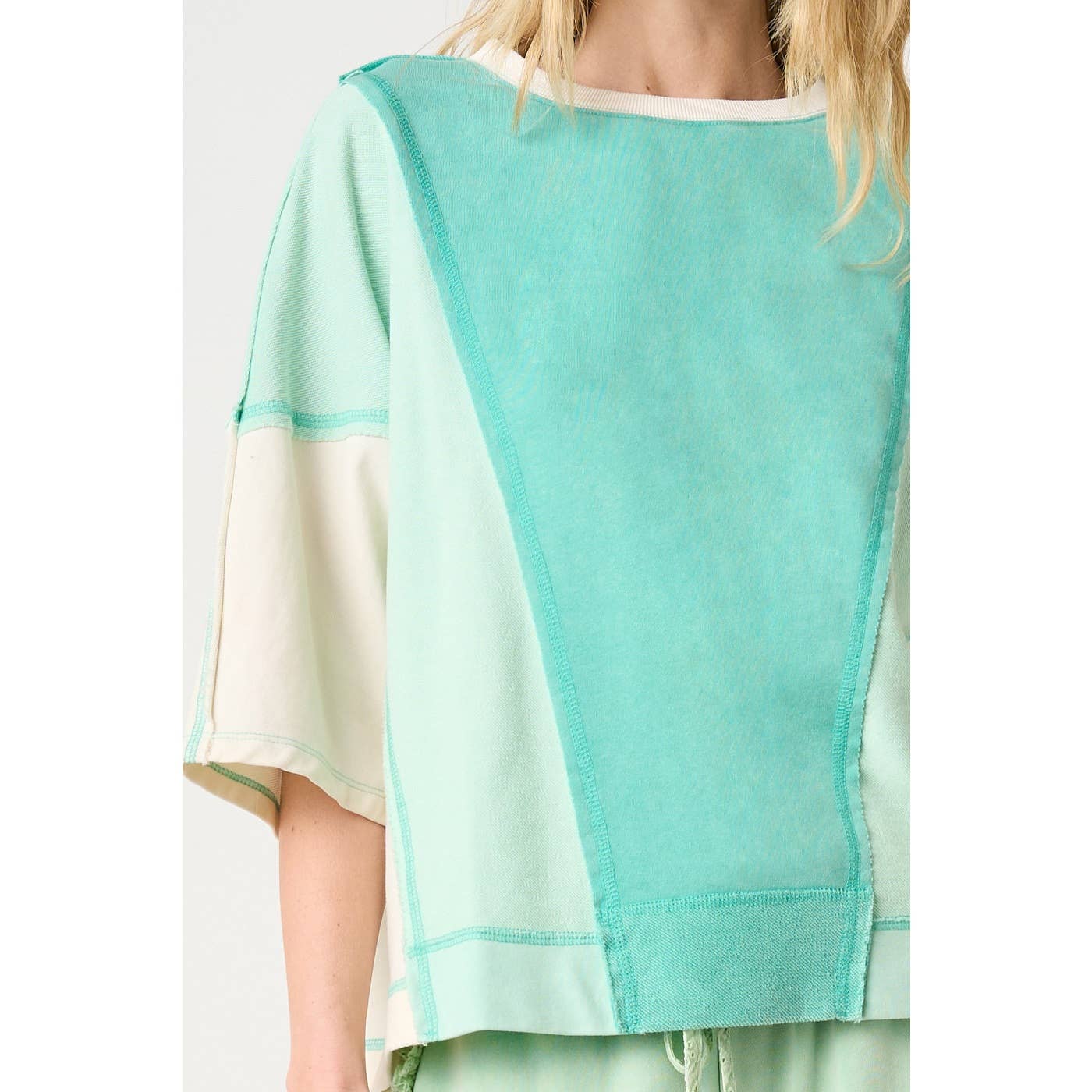 MINERAL WASH COLOR BLOCK RELAXED FIT SHORT SLEEVE TOP: SEAGLOW