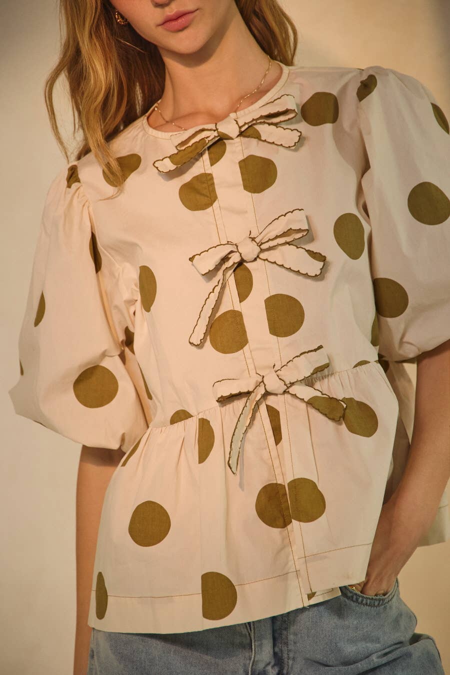 Polka Dot Printed Puffed Sleeve Blouse: White-Black / S