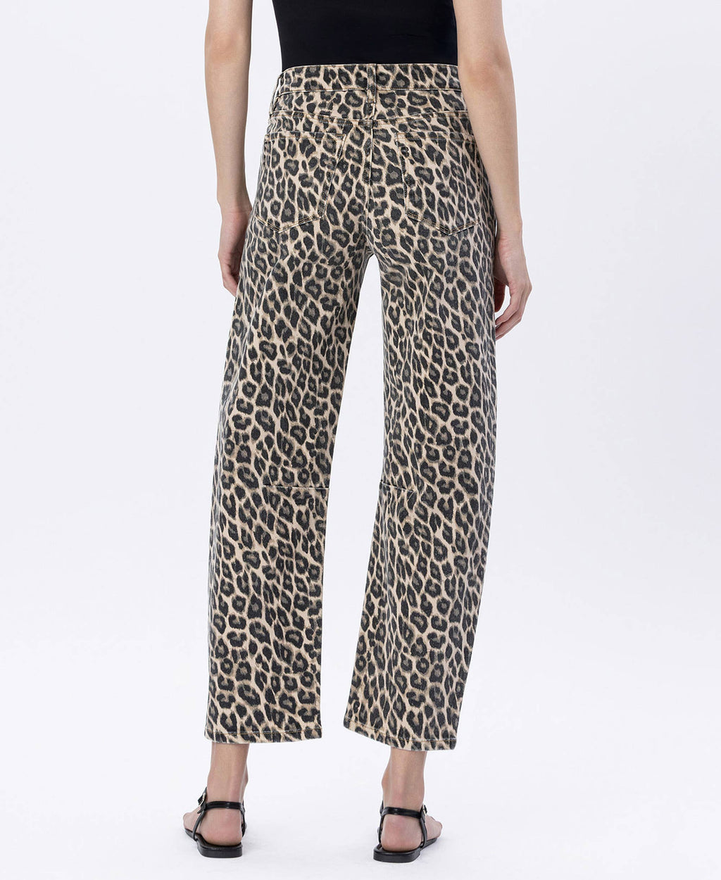HIGH RISE LEOPARD PRINT BARREL JEANS
