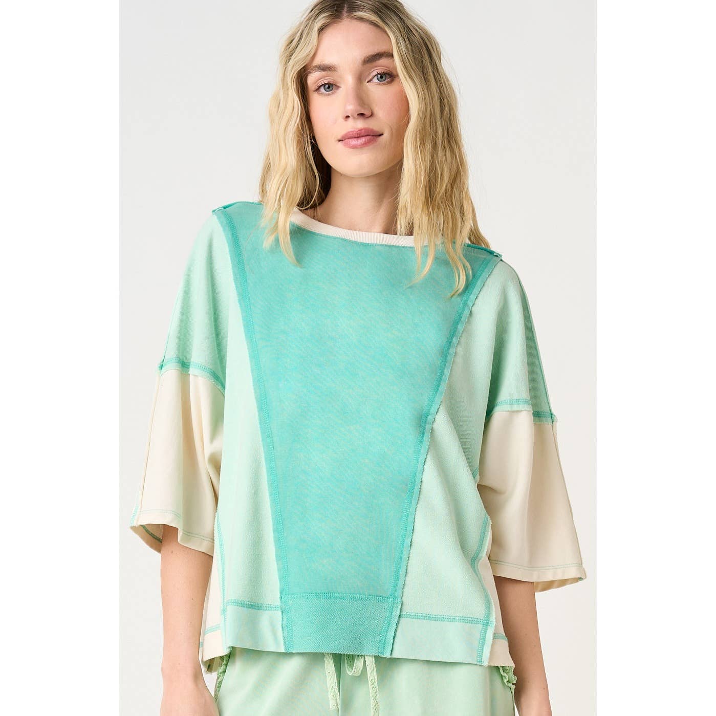 MINERAL WASH COLOR BLOCK RELAXED FIT SHORT SLEEVE TOP: SEAGLOW
