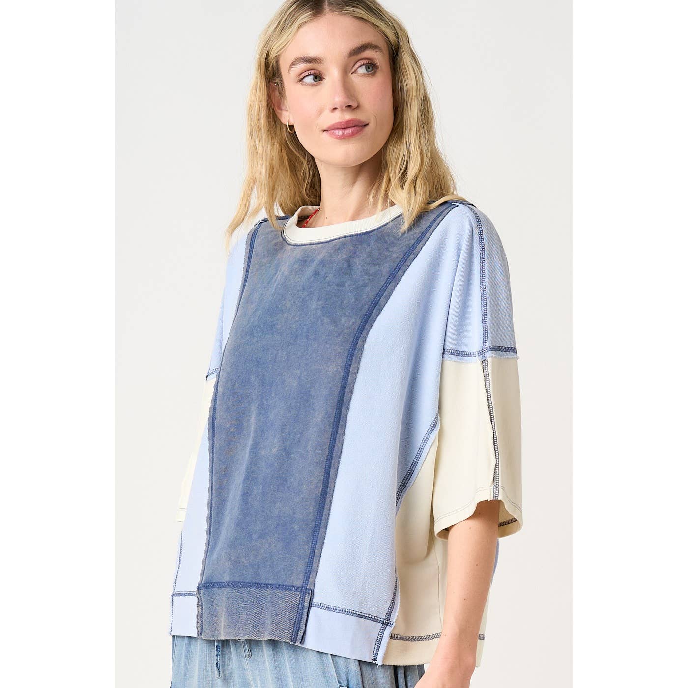 MINERAL WASH COLOR BLOCK RELAXED FIT SHORT SLEEVE TOP: SEAGLOW