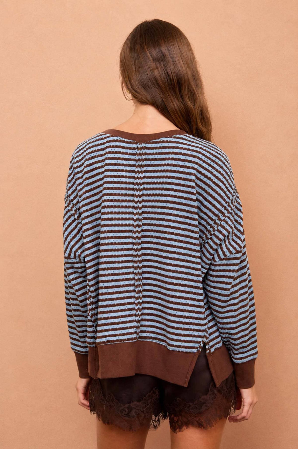 STRIPE EXPOSED SEAM SPLIT HEM LONG SLEEVE KNIT TOP : BLUE