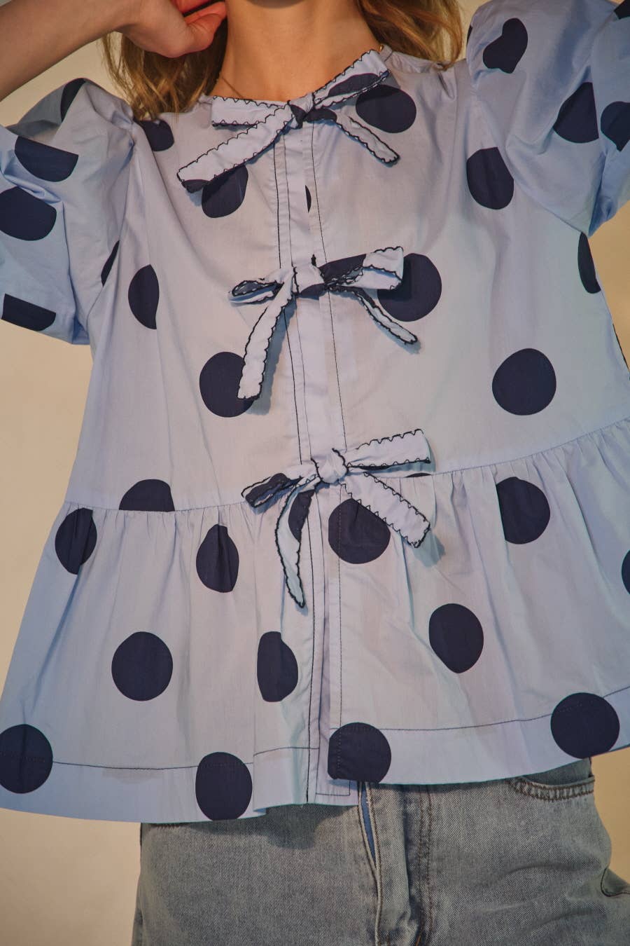 Polka Dot Printed Puffed Sleeve Blouse: White-Black / S